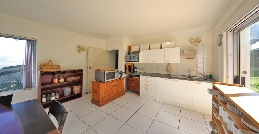 5 Bedroom Property for Sale in Plattekloof Western Cape